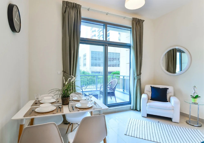 Rainforest Studio - Ease by Emaar