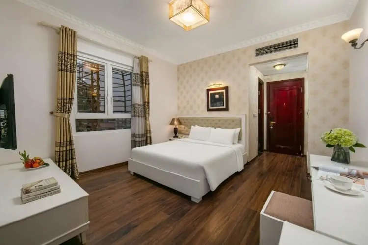 Deluxe Double room with city view