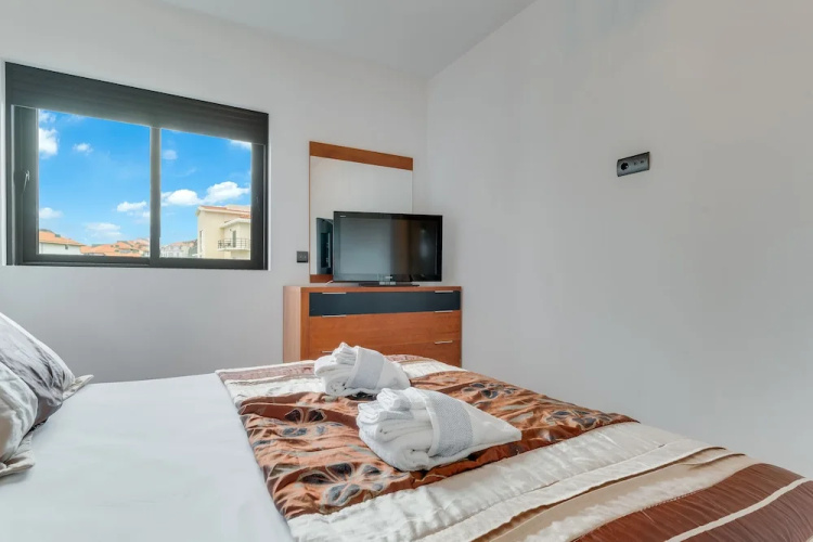 Ramos apartment by HRM