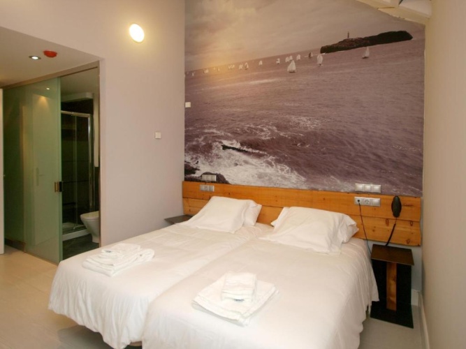 Standard Double room with partial sea view