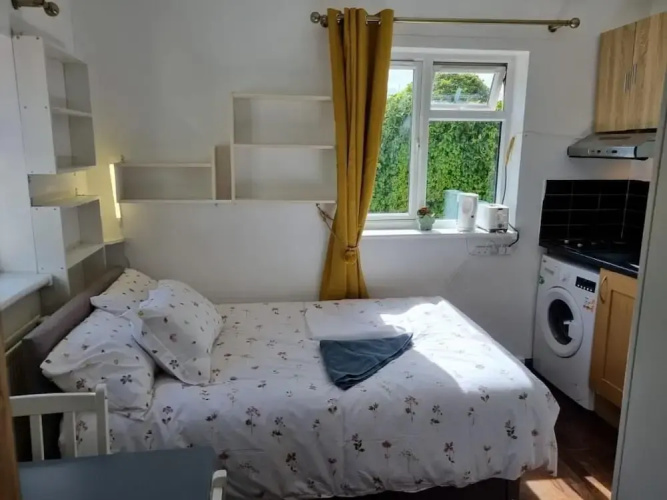 Cosy, Quiet, Studio Flat