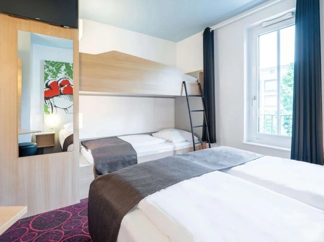Standard Quadruple room