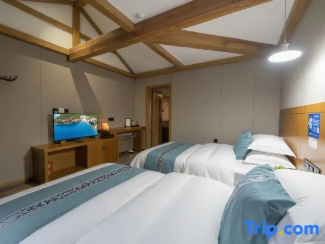 Standard Twin room with garden view
