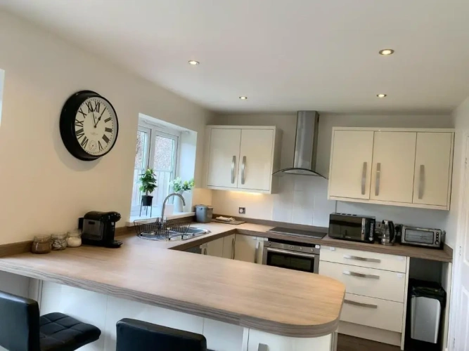 4 Bedrooms Cottage