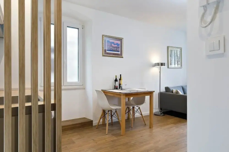 Dominus, Modernly Decorated Suite in City Center