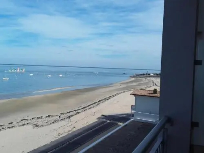 Apartment Vue Mer - Direct a la Plage