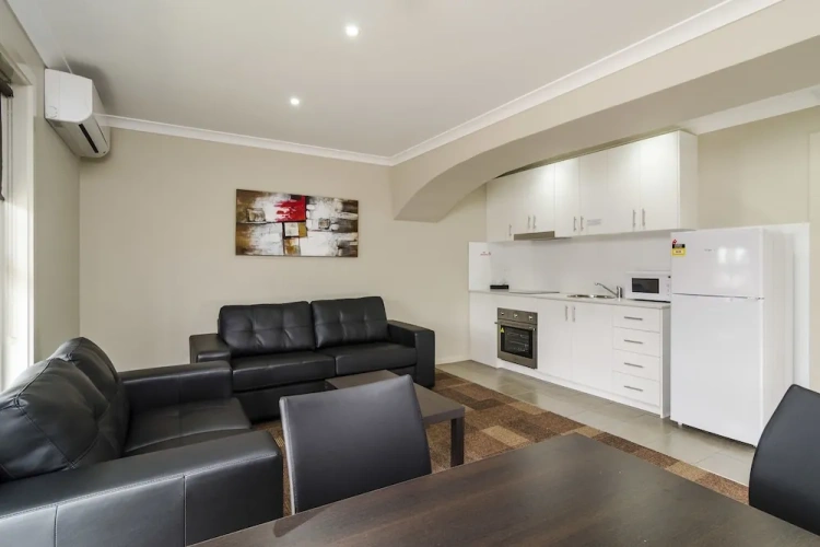 2 Bedrooms Apartment