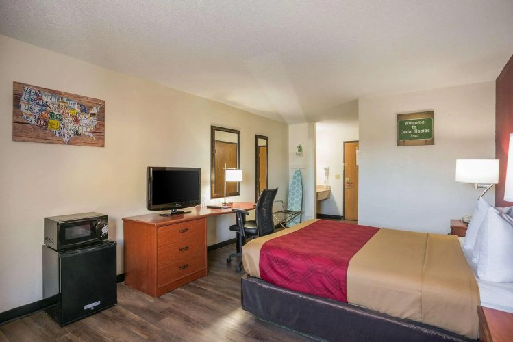 Econo Lodge Cedar Rapids South