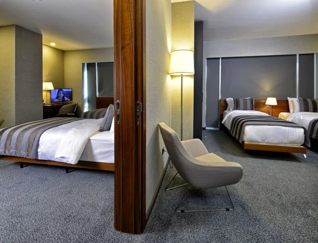 1 Bedroom Standard Quadruple Family room