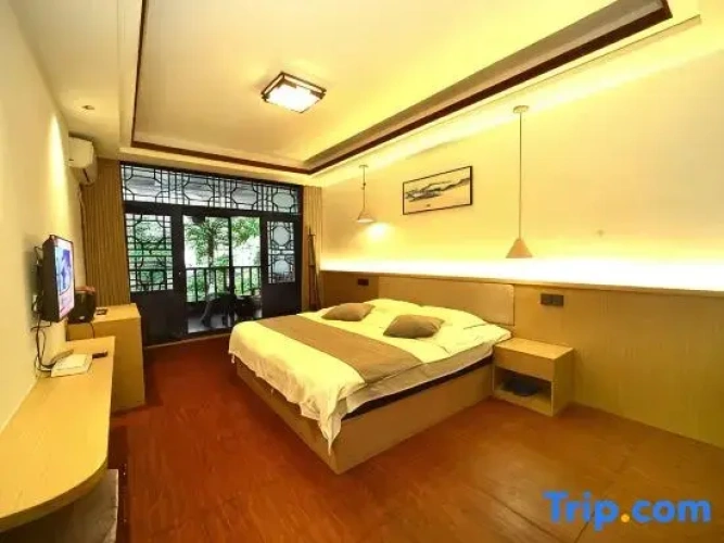 Standard Double room with lake view