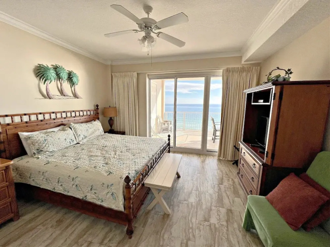 Regency Isle 704
