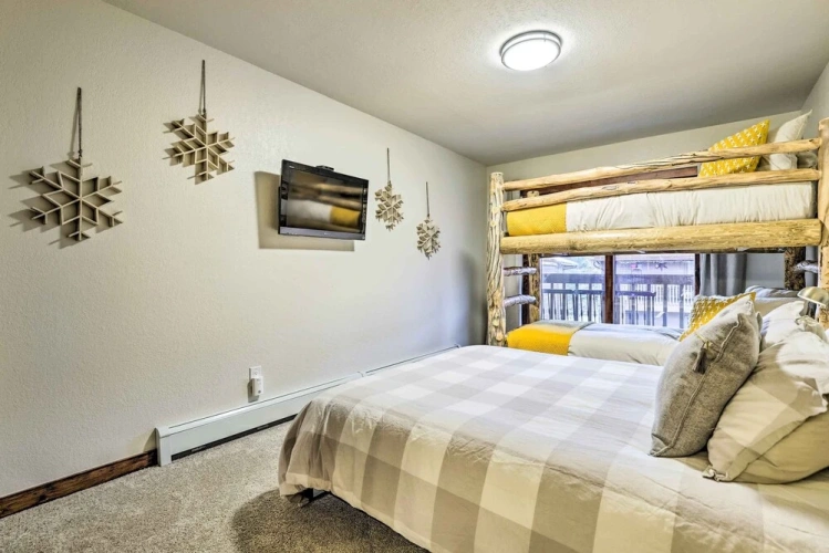 2 Bedrooms Apartment