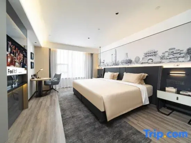 Standard Double room with city view
