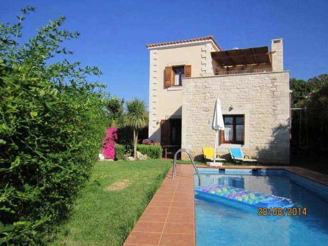 3 Bedrooms Villa