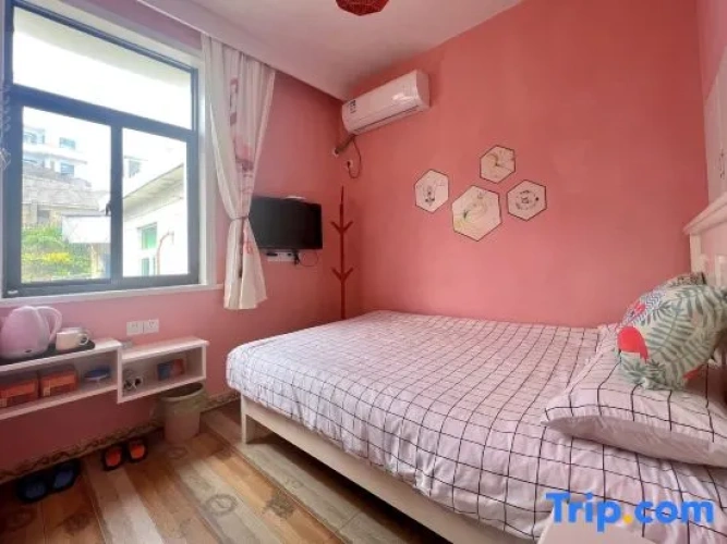 Bed in Dorm (female dorm)