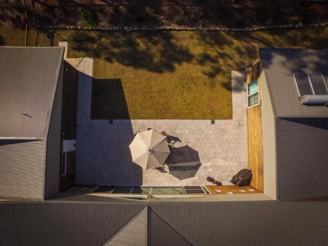 5 Bedrooms Cottage
