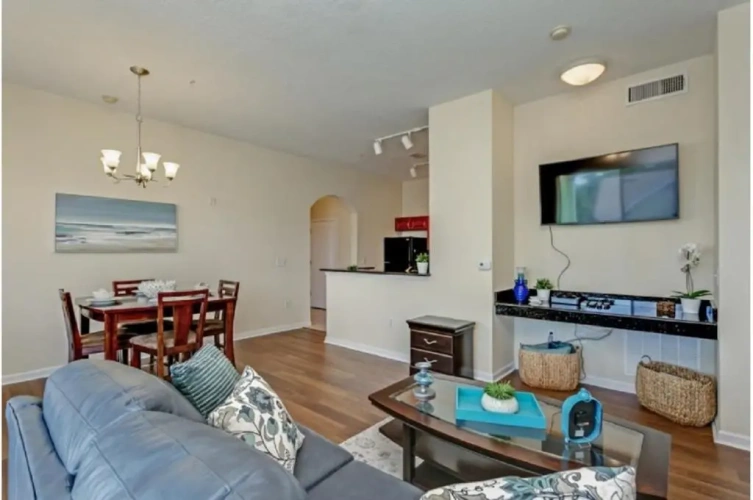 2 Bedrooms Villa
