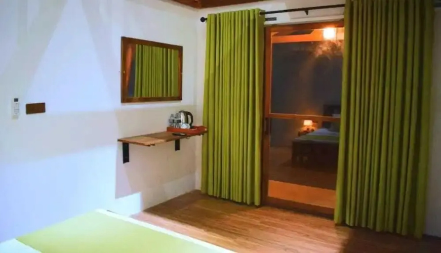 Wild Waves Kumana Safari & Surf Resort