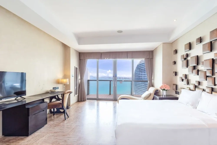 Grand Double room with balcony and with sea view