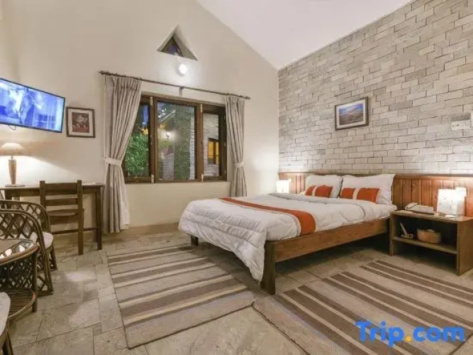 1 Bedroom Deluxe Double room with garden view