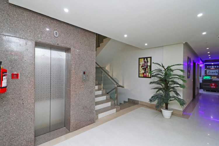Townhouse 581 Noida Sector 122