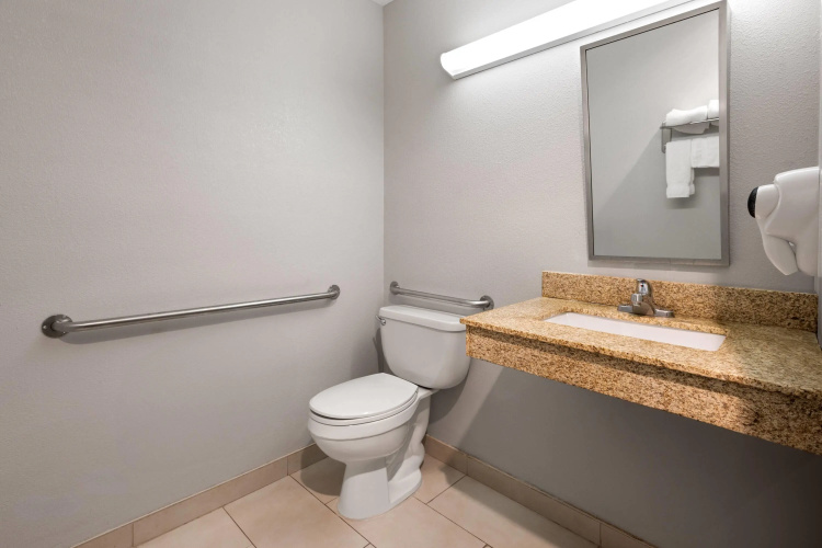 Microtel Inn by Wyndham Albany Airport photo 11