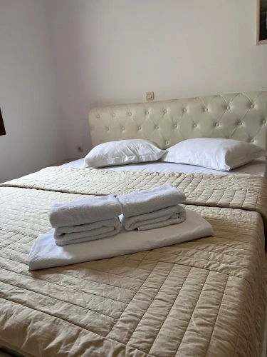 2 Bedrooms Villa