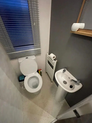 3 Bedroom Caravan - Sleeps 6, Pool & Garden