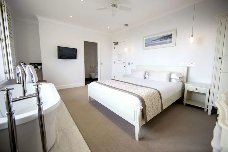 Holm House Hotel