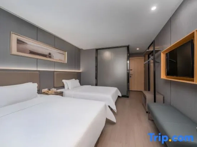 Deluxe Double room with street view