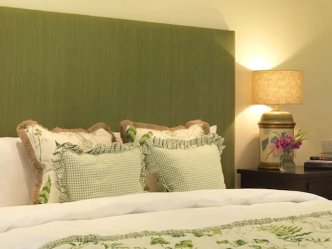 Hare And Hounds Hotel