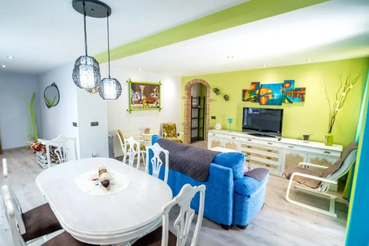 3 Bedrooms Apartment