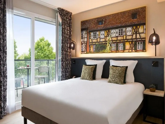 Executive Suite with balcony