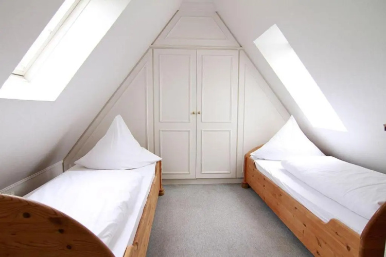 Haus-Meisennest-Wohnung-Adler
