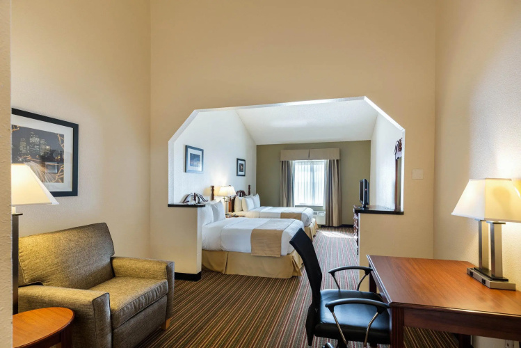Quality Inn & Suites West Chase