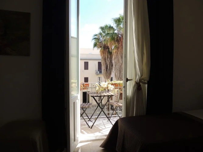 Standard Triple room with balcony