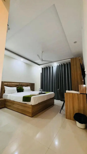 Sky Hotel
