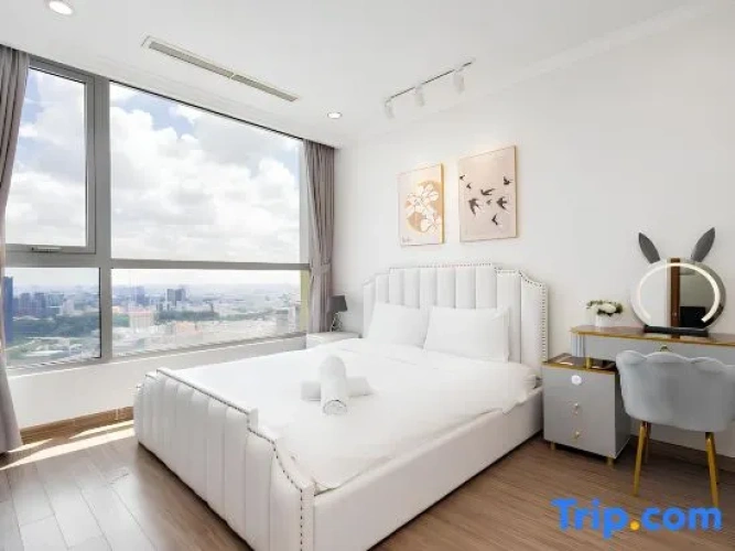 3 Bedrooms Apartment