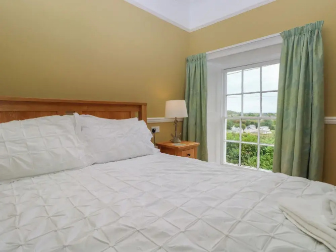 Bay View Apartment