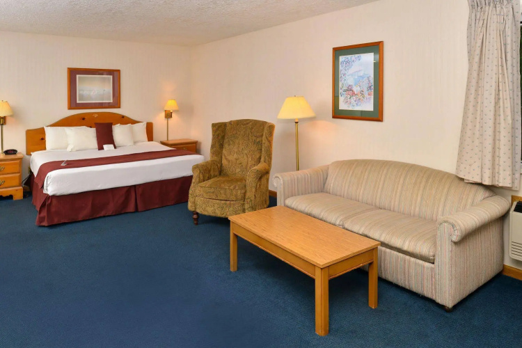 Thunderbird Inn