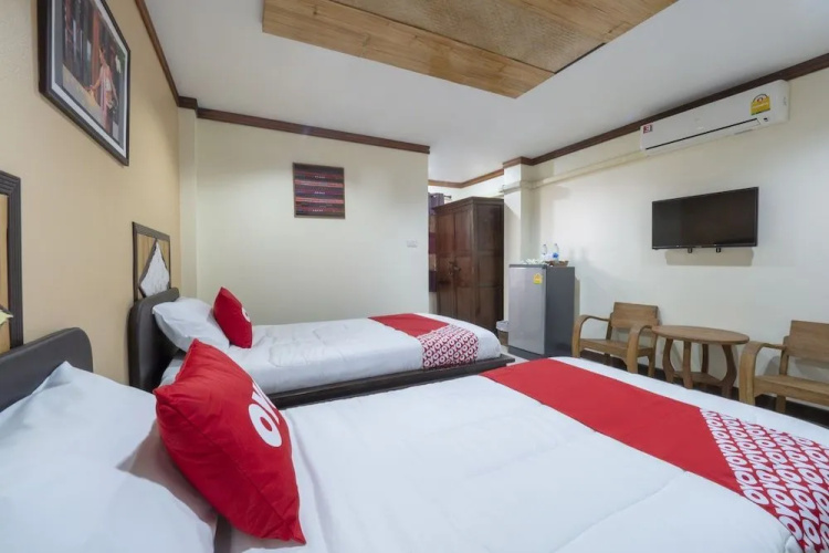 775 Explore Hotel