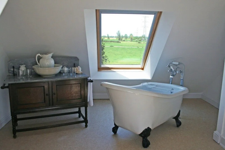 Avon Lodge
