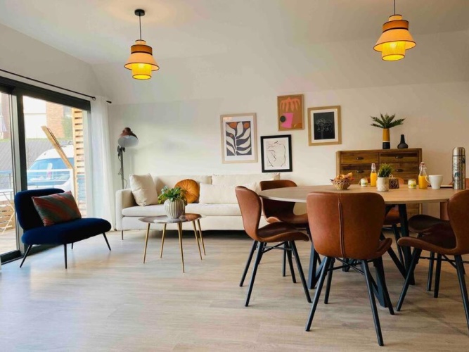 2 Bedrooms Apartment