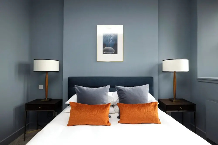 Stylish 2-bed flat in New Town