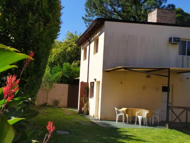 2 Bedrooms Bungalow