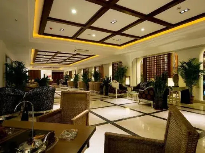 White Crane Hotel