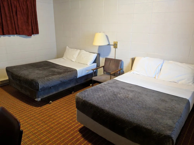 Chalet Inn Motel