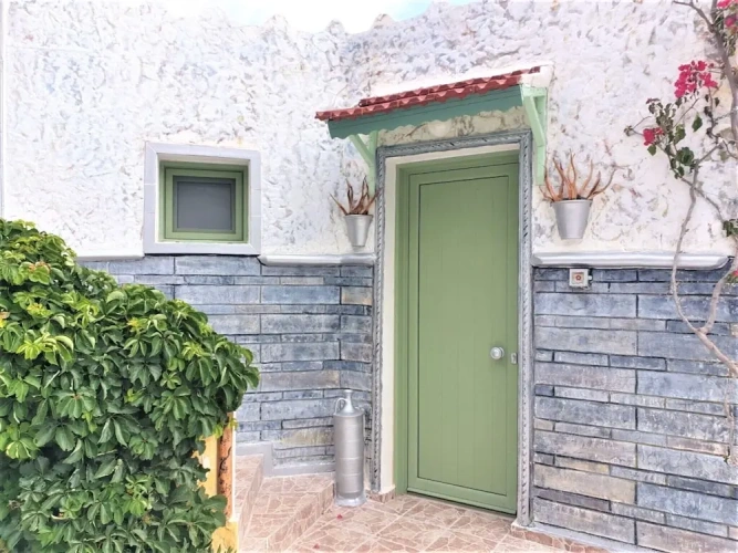 1 Bedroom Apartment with balcony and with garden view