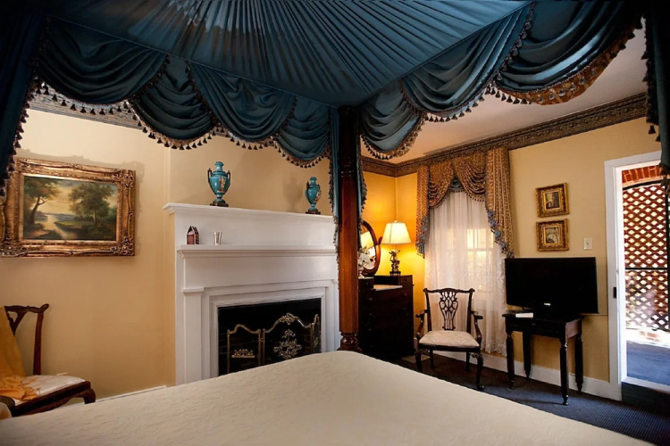 Monmouth Plantation