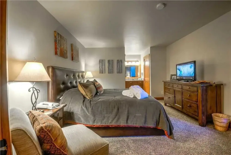 Lodge B 302